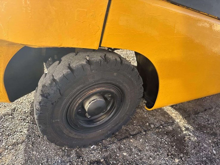 2016-yale-fork-lift-image-21