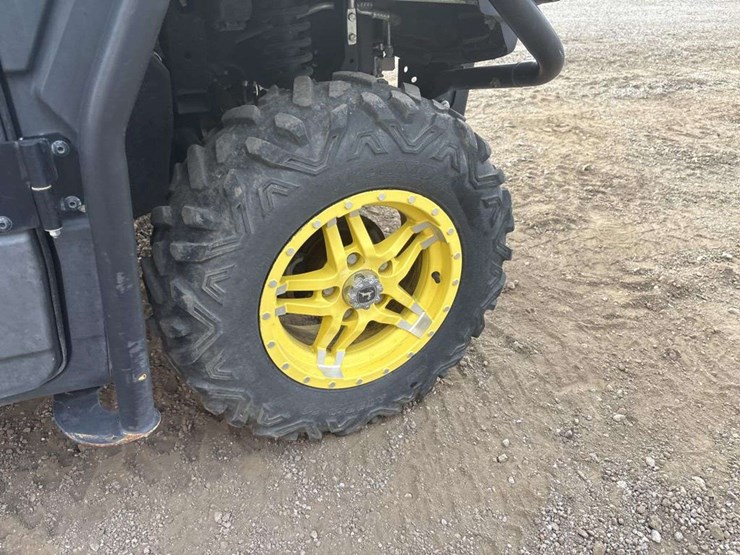 john-deere-gator-image-12