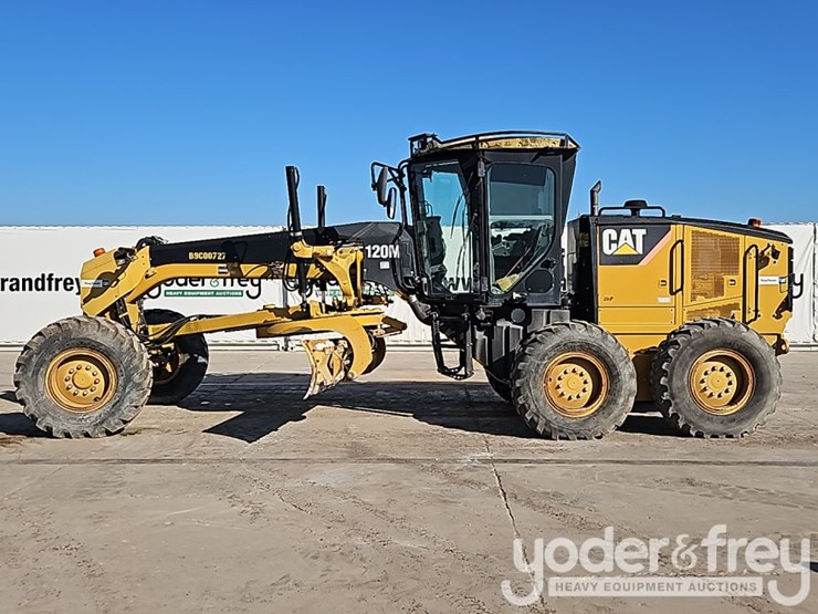 2012-caterpillar-120m-image-3