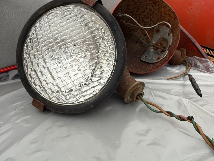 massey-ferguson-135-image-4