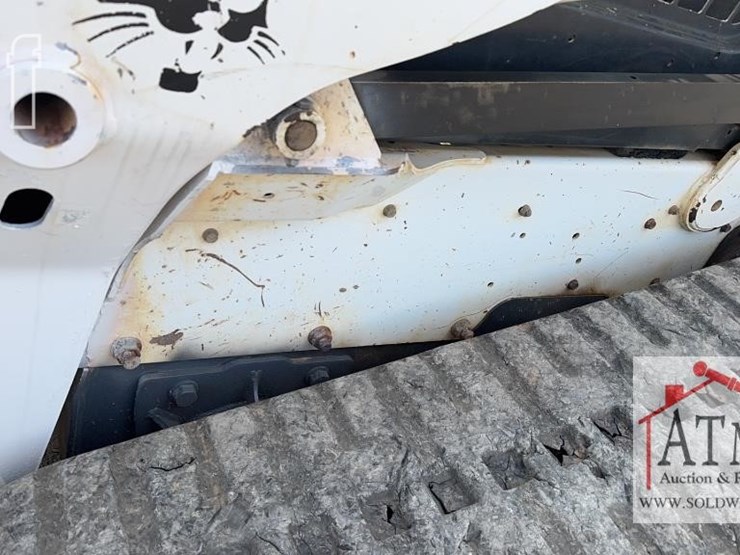 2012-bobcat-t650-image-22