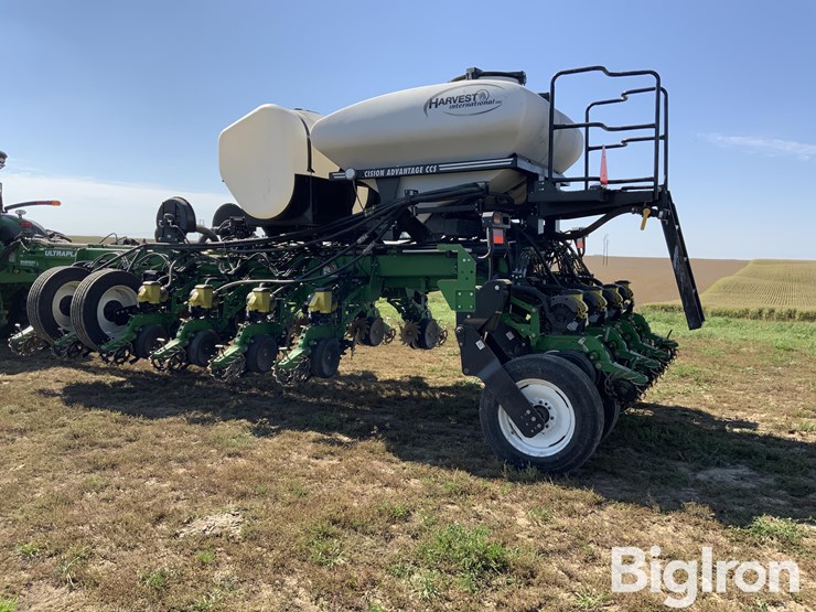 2016-harvest-international-pb4030brt-image-7