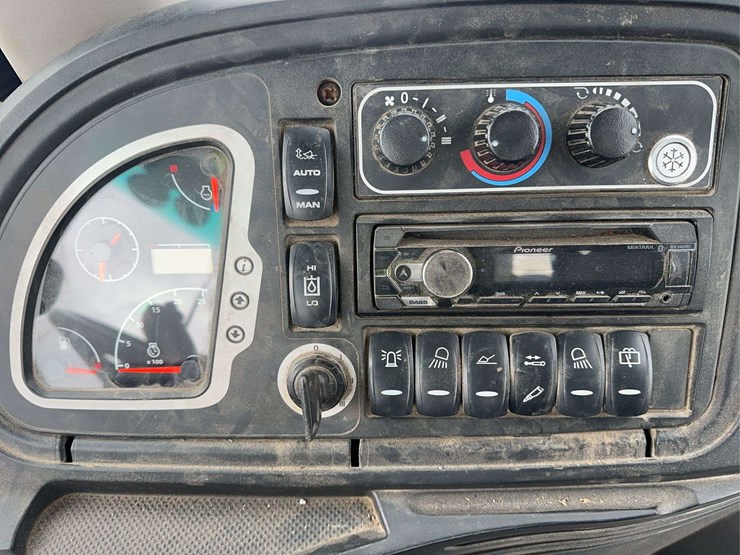 2015-jcb-3cx-image-23