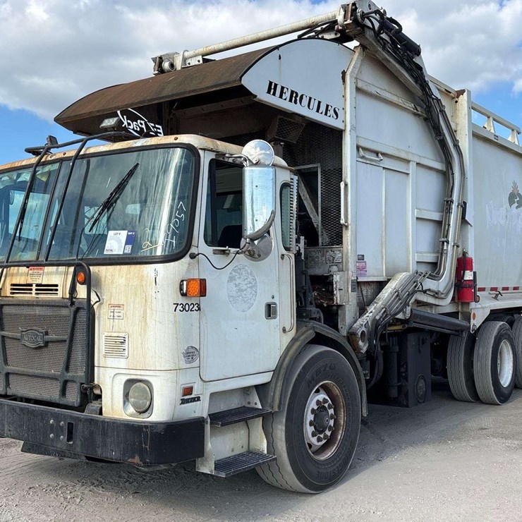 2017 AUTOCAR XPEDITOR