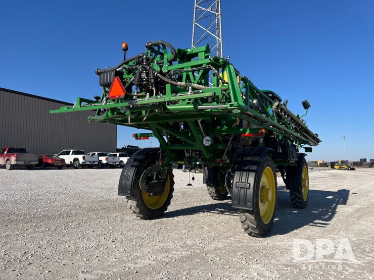 2019-john-deere-r4038-image-11
