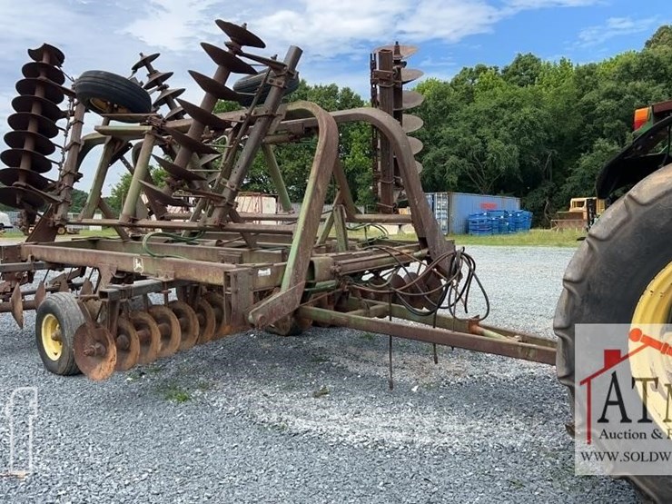 john-deere-230-image-2