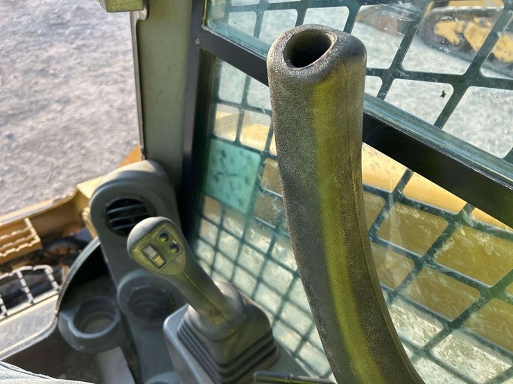 2021-caterpillar-289d3-image-13