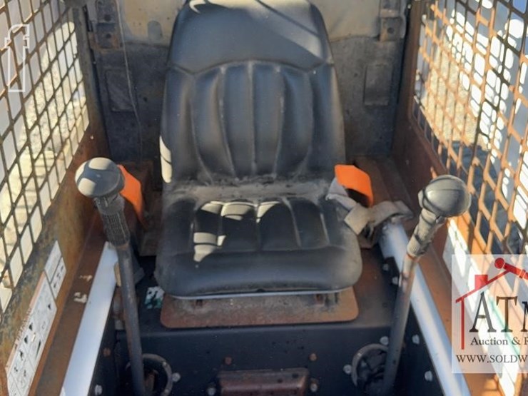 2002-bobcat-s250-image-14