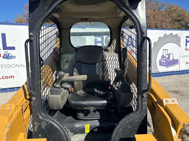 2020-caterpillar-259d3-image-10