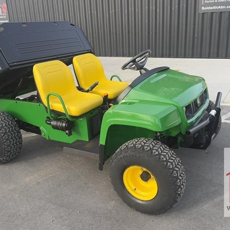 JOHN DEERE GATOR