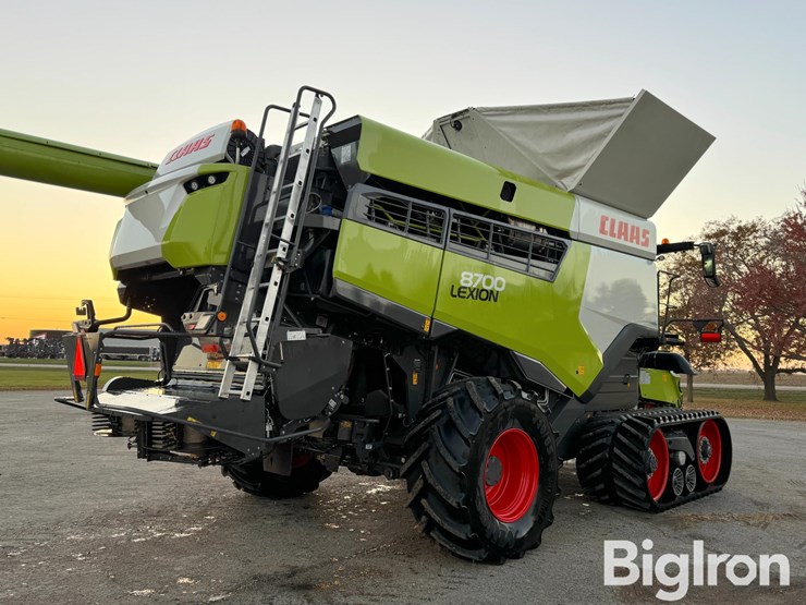2023-claas-lexion-8700tt-image-5