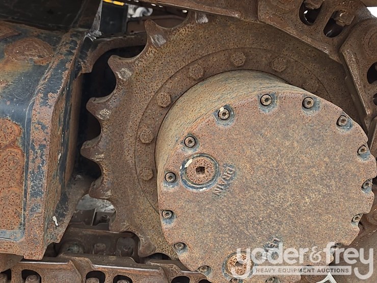 2016-caterpillar-312fgc-image-17