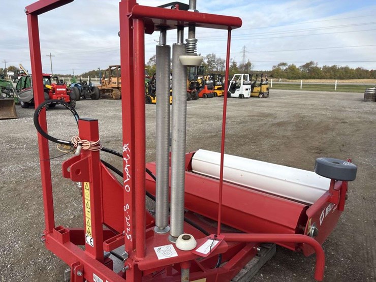 metal-fach-z560-3-point-bale-wrapper-image-18