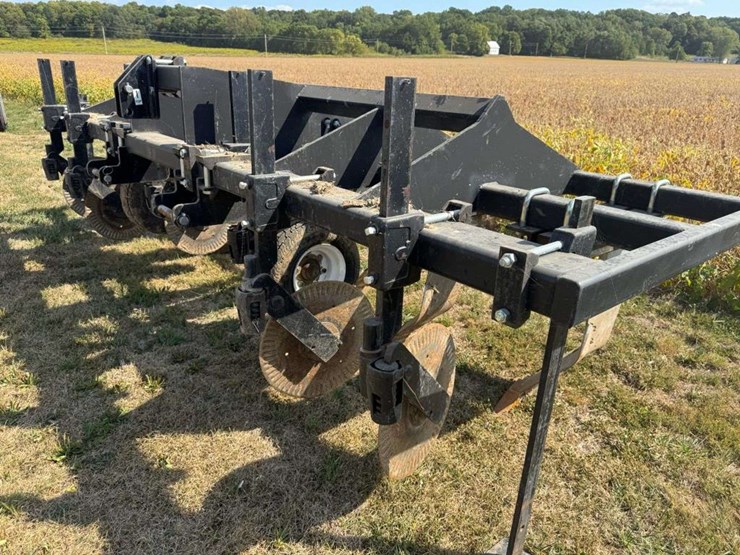 6-shank-tillage-toolbar-image-1