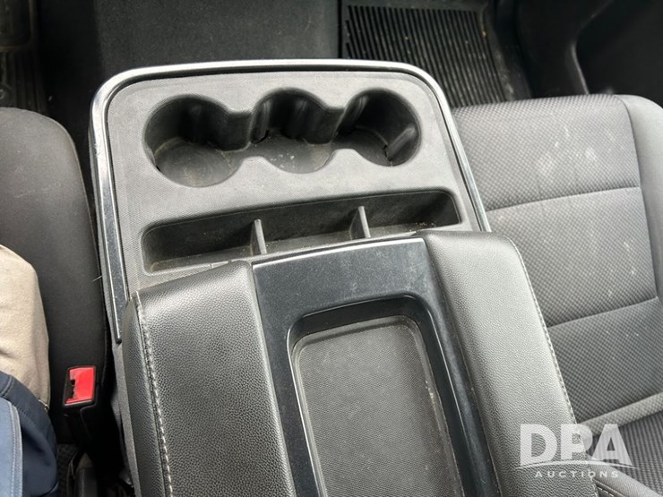 2018-chevrolet-silverado-4-door-pickup-(cp1307,-unit-12086)-image-26