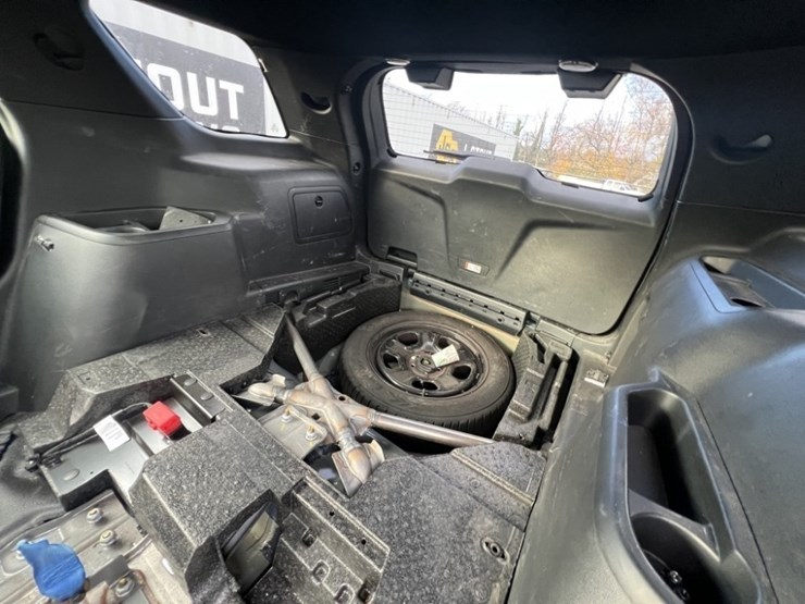 2017-ford-explorer-image-22