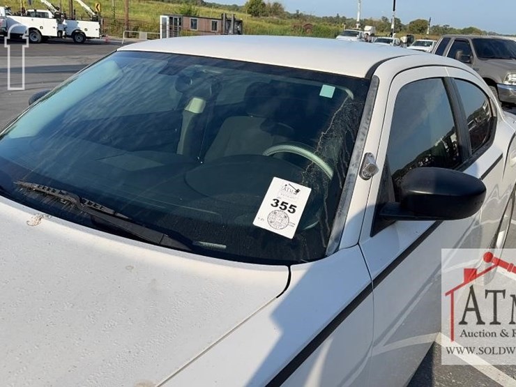 2010-dodge-charger-image-9