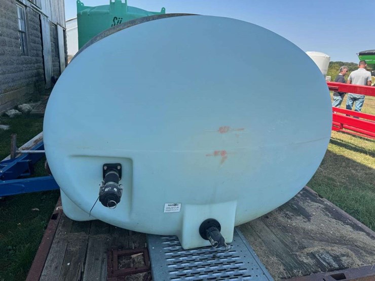 poly-1500-gallon-tank-image-4