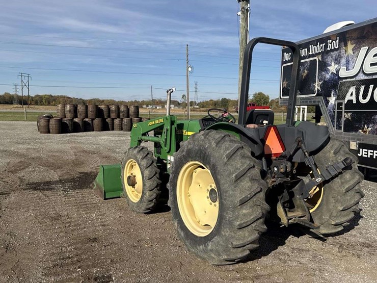 john-deere-5105-image-2