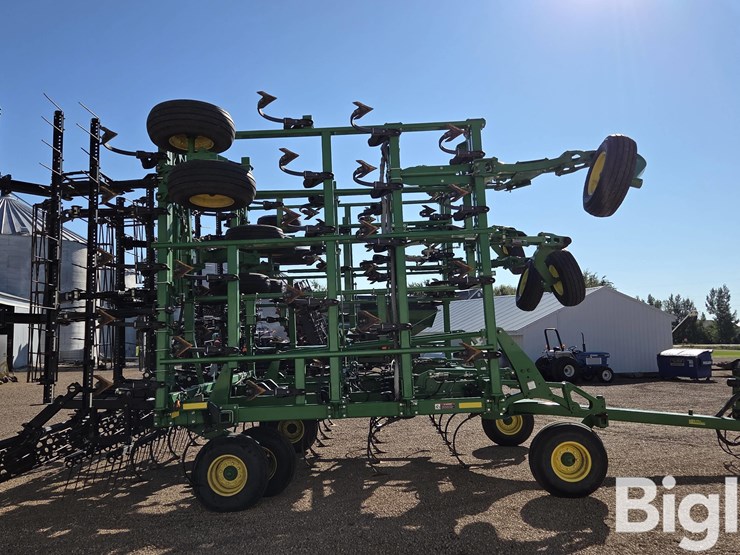 2014-john-deere-2210-image-4