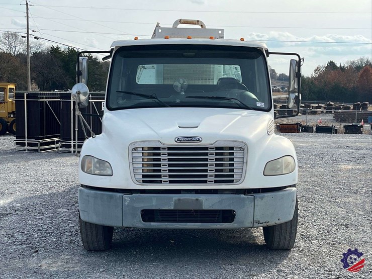 2005-freightliner-m2-business-class-s/a-water-truck-image-13