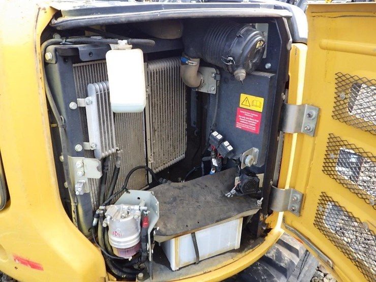 2019-deere-50g-image-16