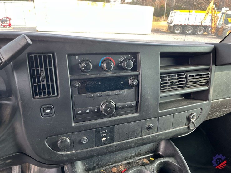 2012-chevrolet-express-van-image-61