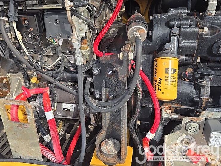 2019-caterpillar-tl1255d-image-95