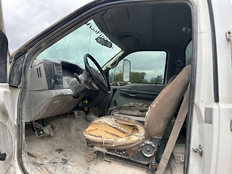 2000-ford-f650-image-57