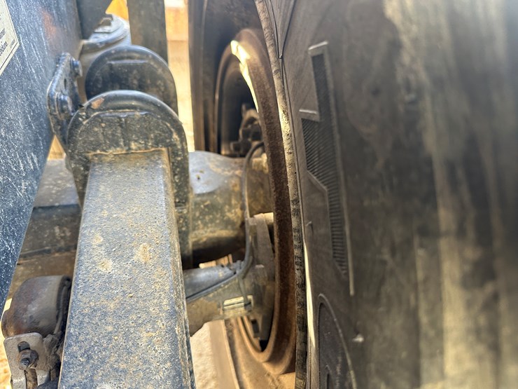 #33701-•-2011-mack-cxu-sleeper-truck-tractor-1m1aw09y4bm013132-image-24