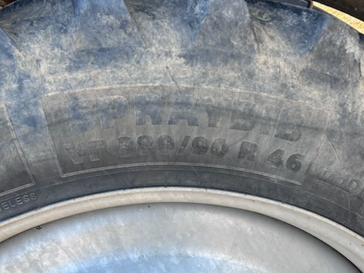 2011-case-ih-patriot-3330-image-15