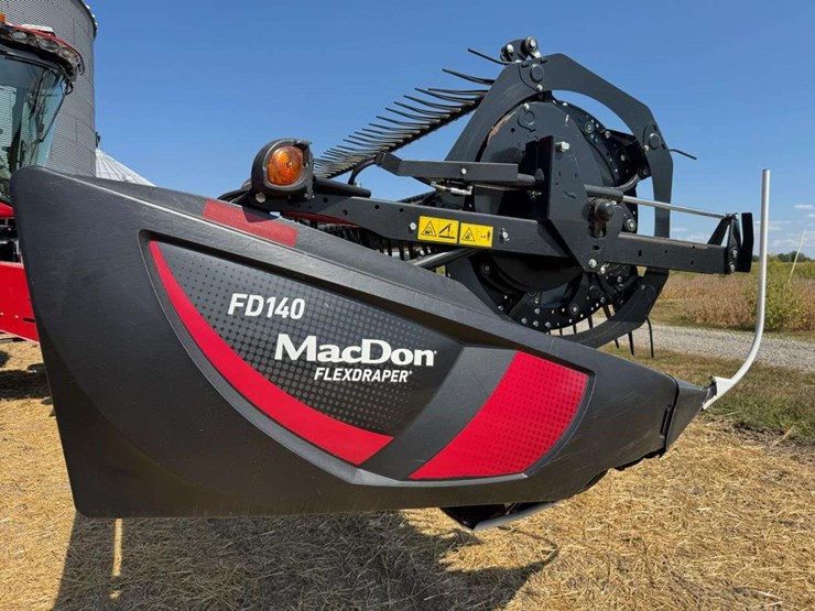 2021-macdon-fd1-40ft-flex-draper-head-image-3