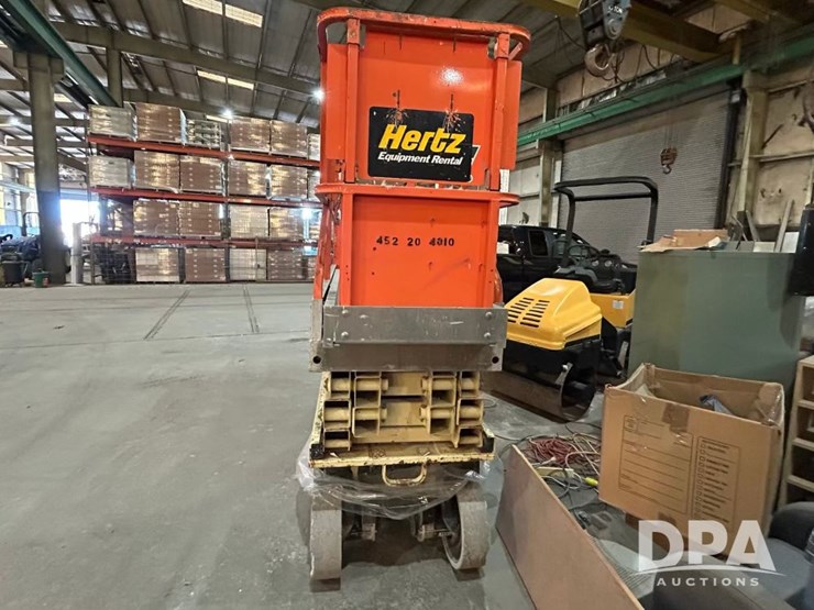 2004-jlg-2030es-image-2