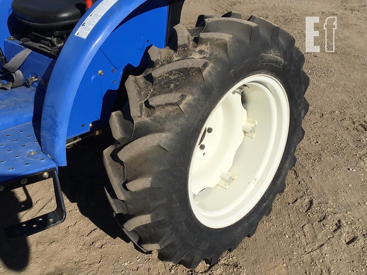 2017-new-holland-workmaster-40-image-22