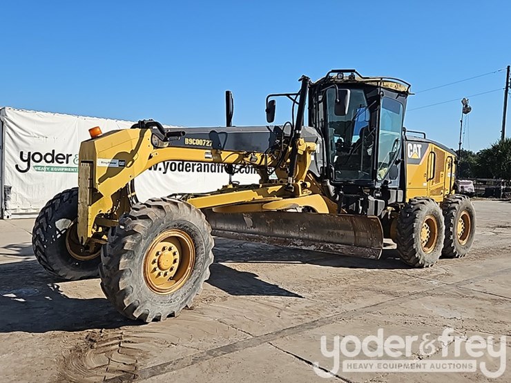 2012-caterpillar-120m-image-1