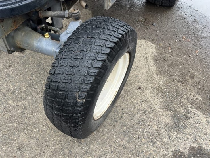 2001-new-holland-tc40d-image-7