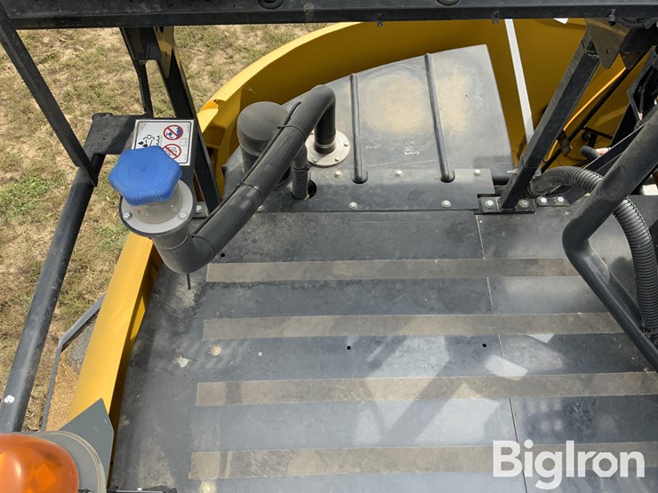 2013-new-holland-cr7090-image-15