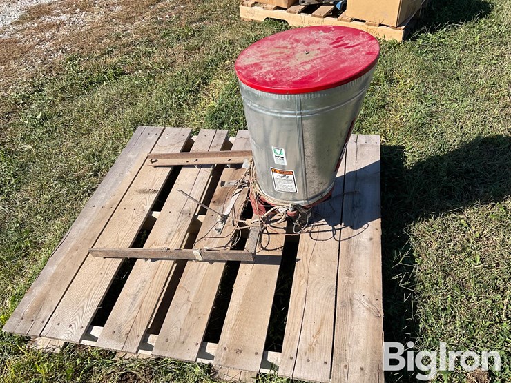 herd-sure-feed-atv-seeder-image-3