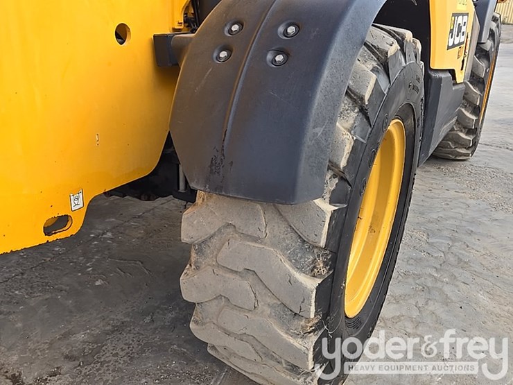 2017-jcb-512-56-image-30