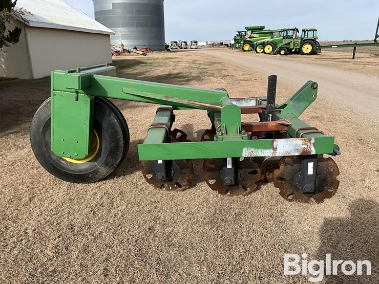 blu-jet-pivot-track-closer-image-4