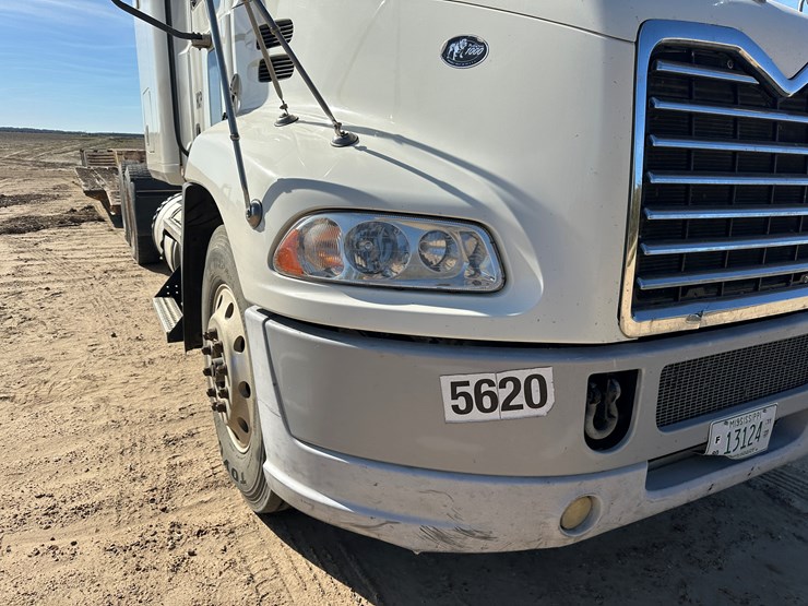 #33701-•-2011-mack-cxu-sleeper-truck-tractor-1m1aw09y4bm013132-image-43