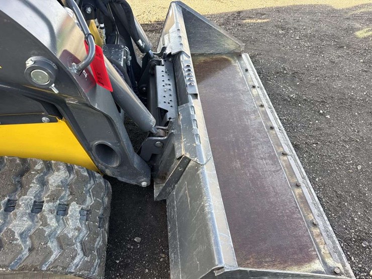 2022-new-holland-c332-image-7