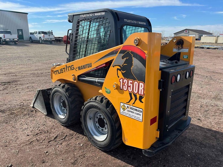 2019-mustang-1350r-image-4