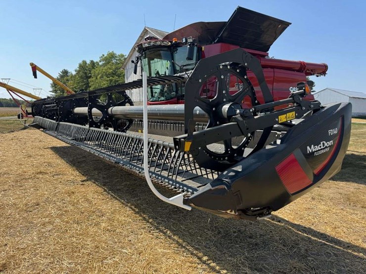 2021-macdon-fd1-40ft-flex-draper-head-image-2