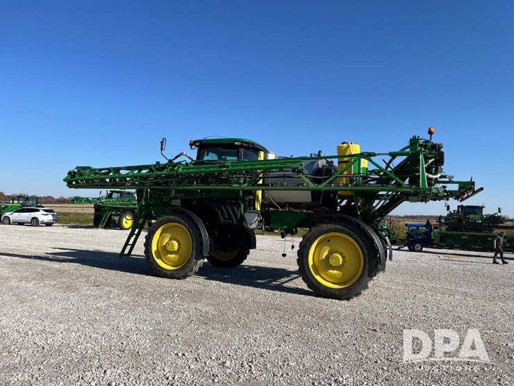 2019-john-deere-r4038-image-15