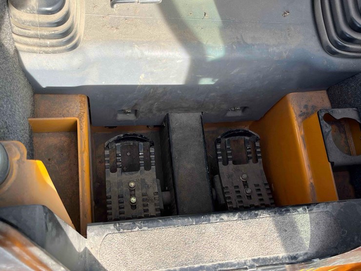 2019-mustang-1350r-image-17