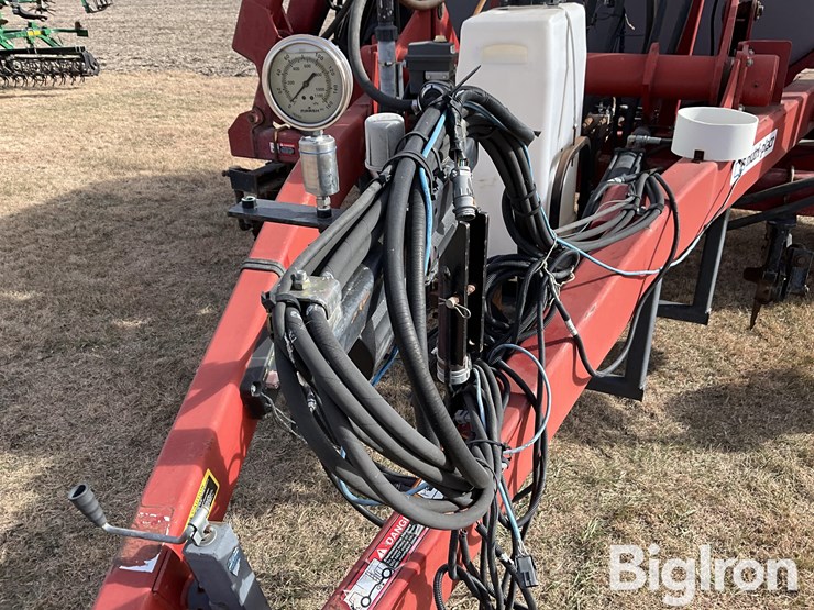 case-ih-2800-image-11