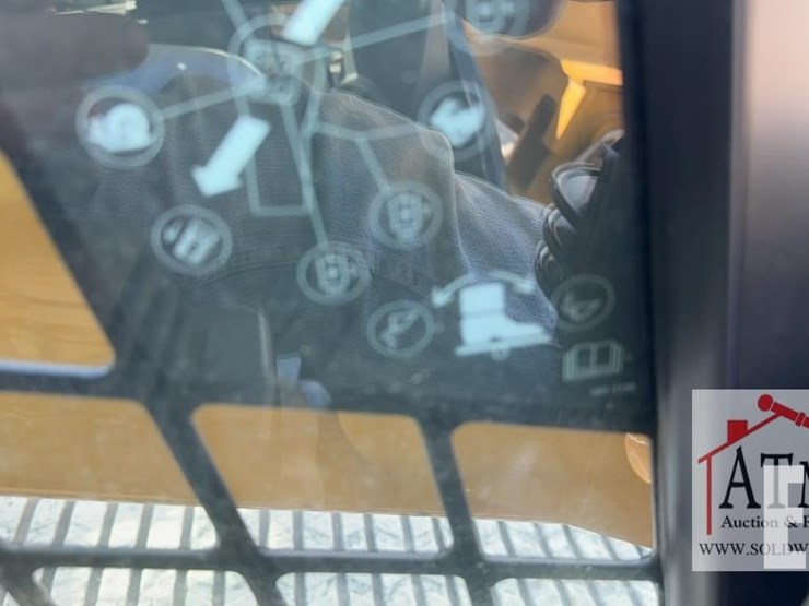 2023-caterpillar-289d3-image-21