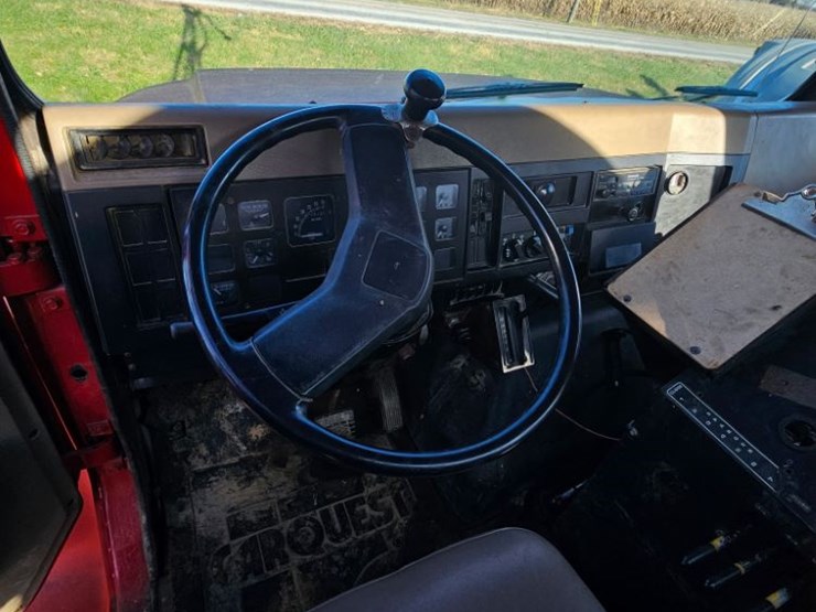 1989-international-dt466-image-9