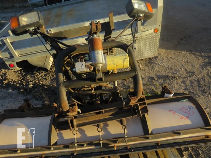 1990's-chevy-snow-plow-with-brackets-image-3